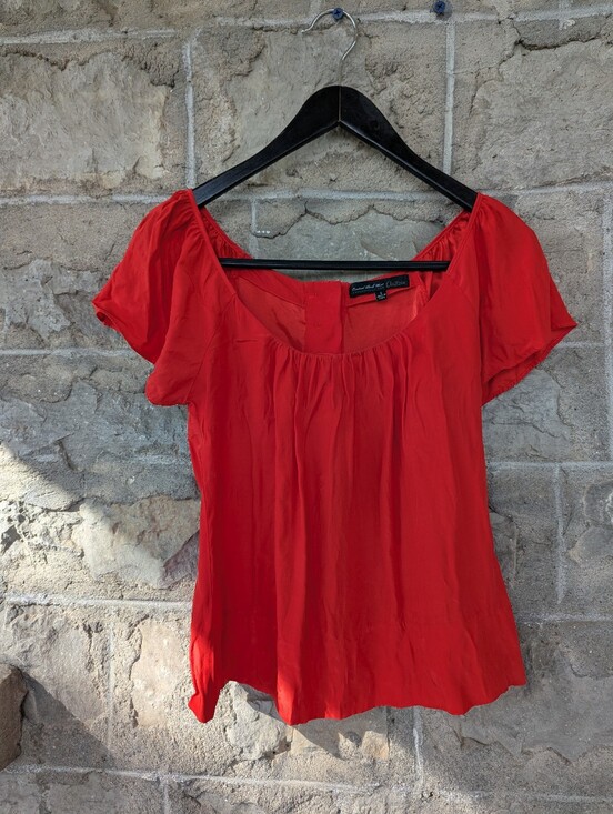 Aritzia Tops - ARITZIA Central West Park 100% Silk Red Flowy Top Y2k